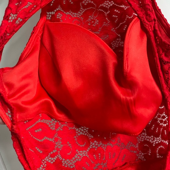 TIGERMIST RED LACE MIDI DRESS / Size XS - Picture 5 of 7